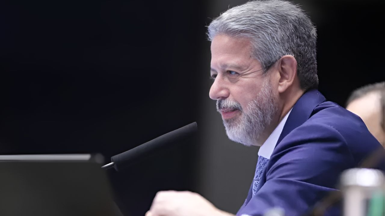 Greve no Fisco atrasou respostas a Lira sobre isenção do IR